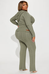 Weekend Flirt Sweater Pant Set - Olive