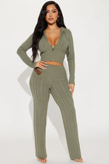 Weekend Flirt Sweater Pant Set - Olive