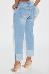 Solene Relaxed Cuffed Straight Leg Jeans - Light Wash