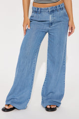 Can't Get Me Trouser Jeans - Light Wash