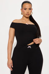 Clara Off Shoulder Ribbed Capri Set - Black