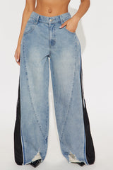 Shoot Your Shot Elastic Waistband Baggy Jeans - Medium Wash