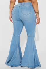 Astria Stretch Extreme Flare Jeans - Light Wash