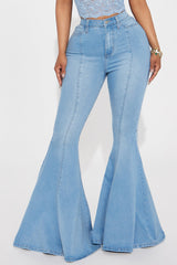 Astria Stretch Extreme Flare Jeans - Light Wash