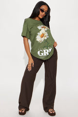 Grow With Grit Daisy Tee - Olive