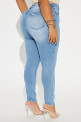 Hearing You Out Stretch Skinny Jeans - Medium Wash