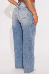 Called Out Low Stretch Barrel Leg Jeans - Medium Wash