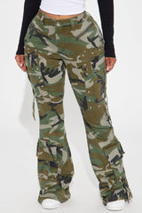 Do You Mind Camo Flare Pant - Olive/combo