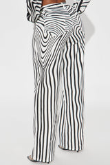 Mesmerize Me Wide Leg Jeans - White/Black