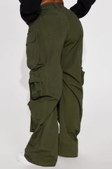 Talk It Up Oversized Distressed Washed Cargo Pant - Olive